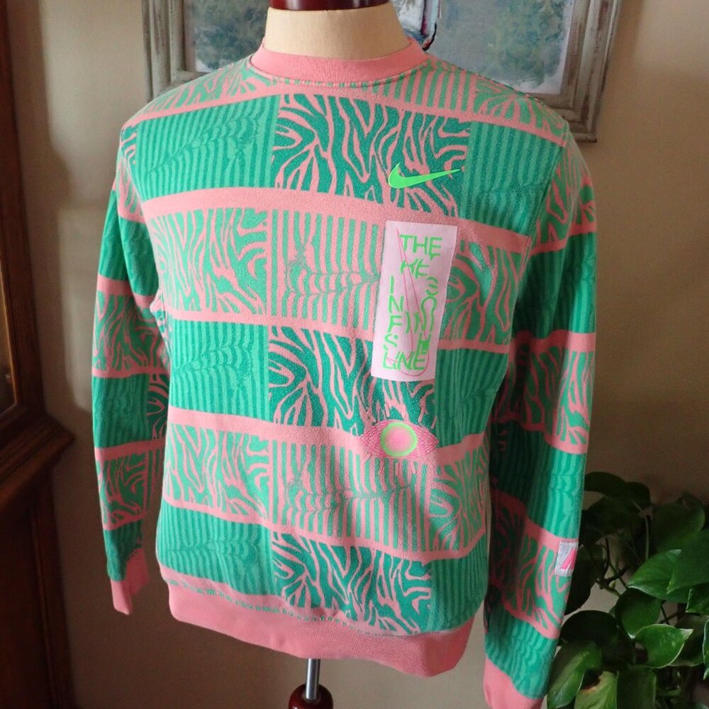 Nike Club Fleece Trippy Safari Sweatshirt Coral Chalk FN1469-611 Unisex Size S